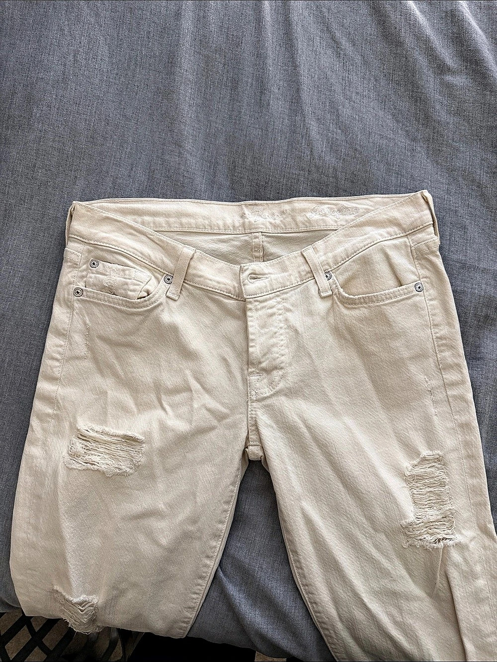 7 for all Mankind Distressed Skinny Jeans in Cream Size M (8)